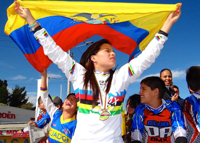 Ministerio Del Deporte Rinde Homenaje A La Campeona Secretaria