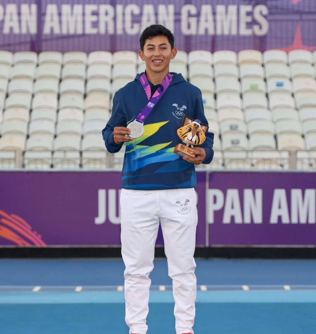 Jeremy Ulcuango, medalla de plata en patinaje de velocidad. Foto: COE